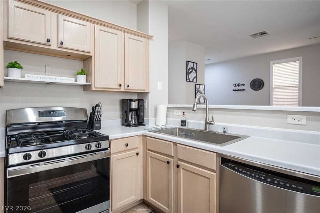 641 Solitude Point Avenue - Photo 19