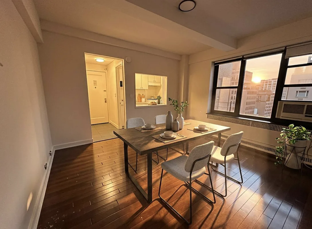 108 East 38th Street - Photo 1