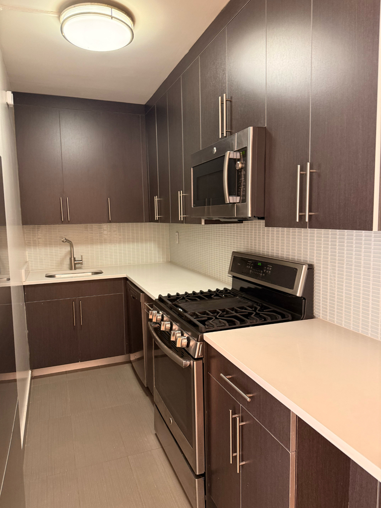 West 53rd Street - Photo 9