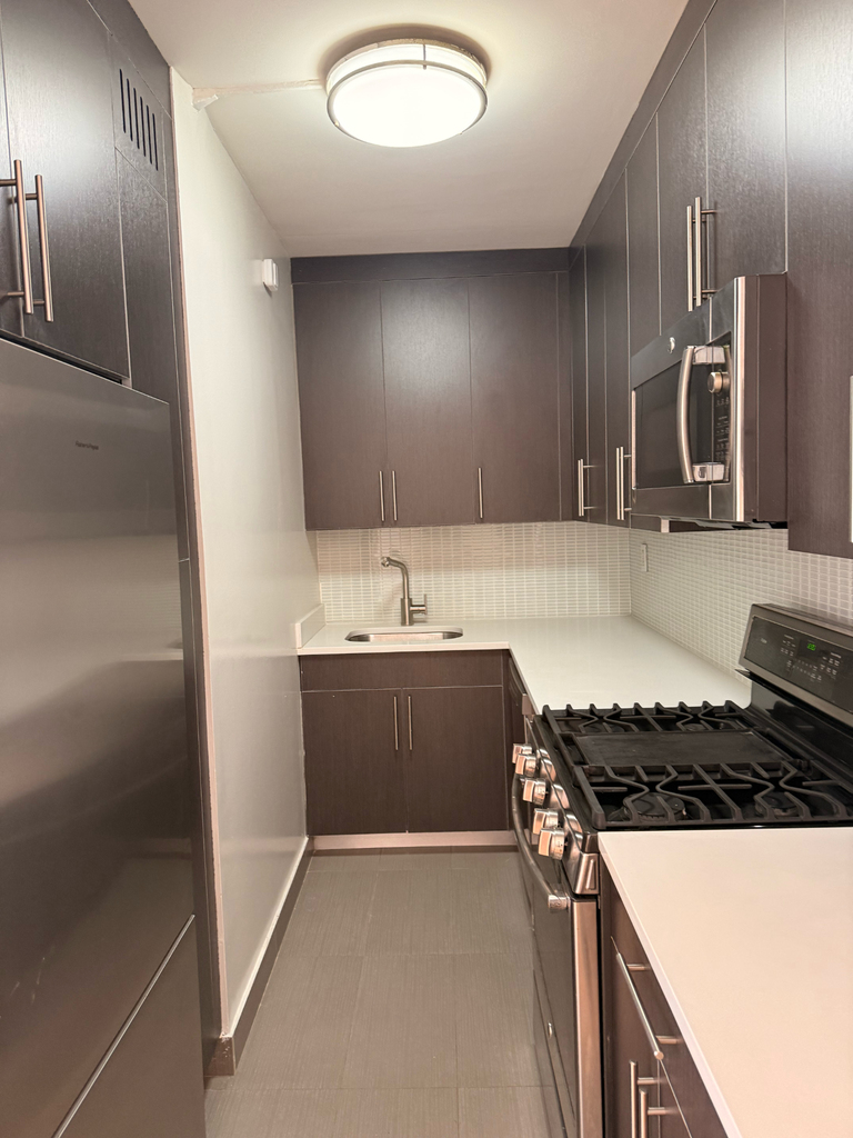 West 53rd Street - Photo 10