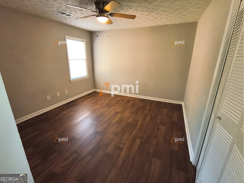 102 Peachtree Court - Photo 4