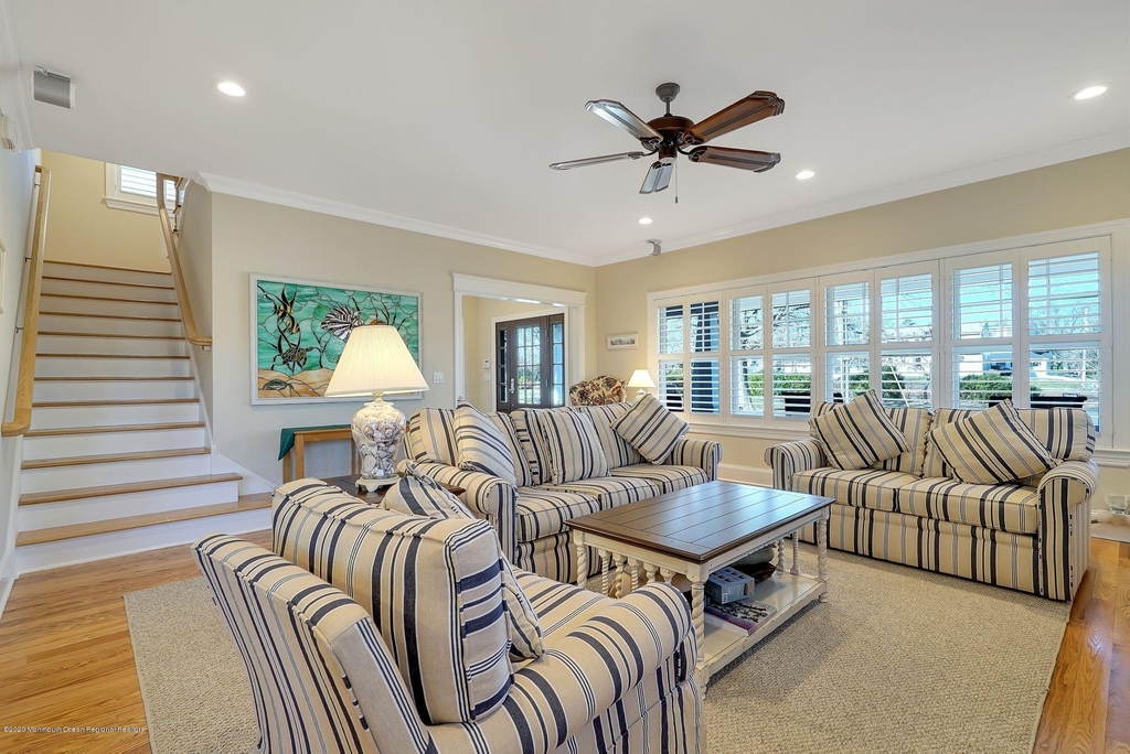 330 Villa Park Way - Photo 9