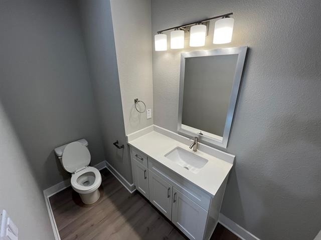 525 W Collins Street - Photo 11