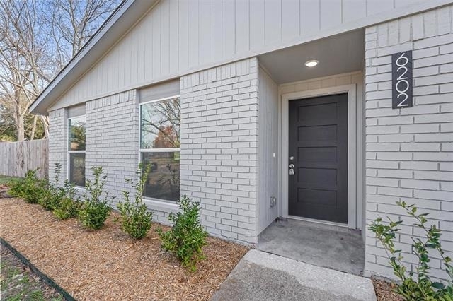 6202 Glenmoor Drive - Photo 2