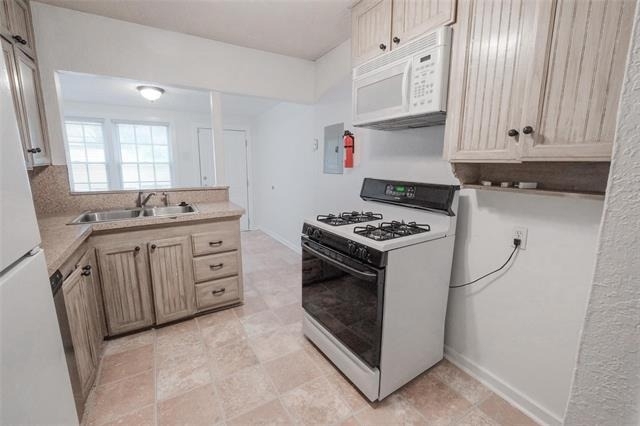 3900 Dexter Avenue - Photo 7