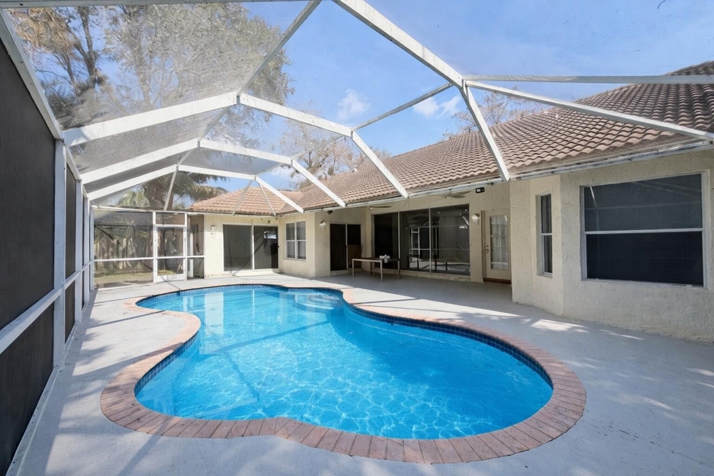 4853 Nw 66th Avenue - Photo 10