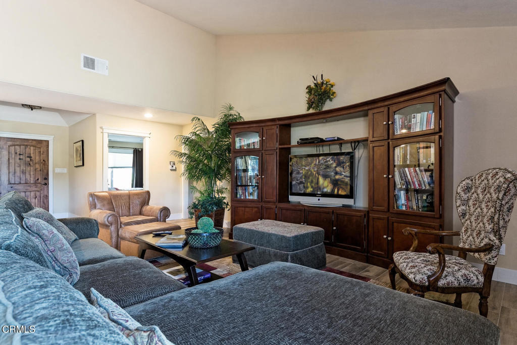 6161 E Los Angeles Avenue - Photo 3