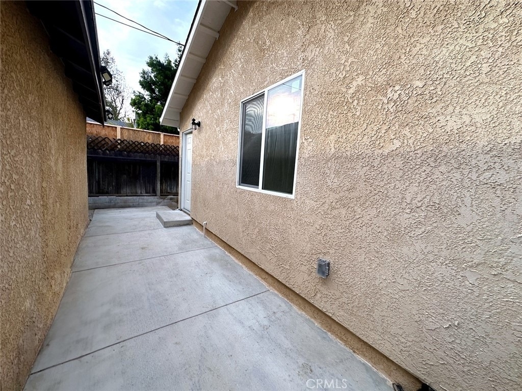 6907 Noble - Photo 11