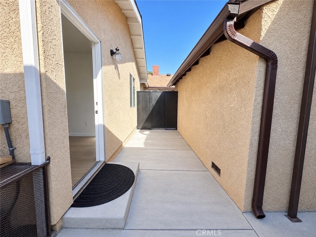6907 Noble - Photo 13