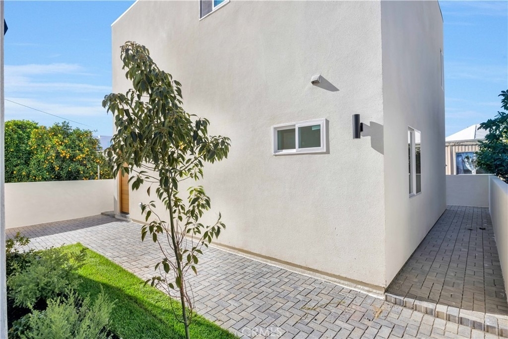 10905 Dalerose - Photo 1