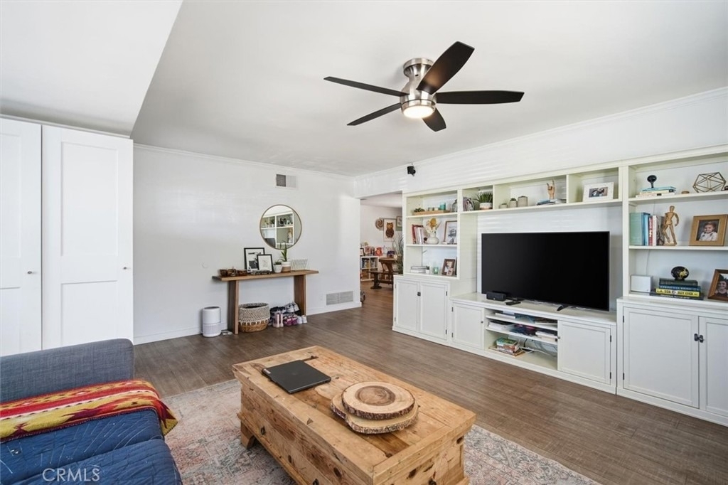 6443 Gross Avenue - Photo 3