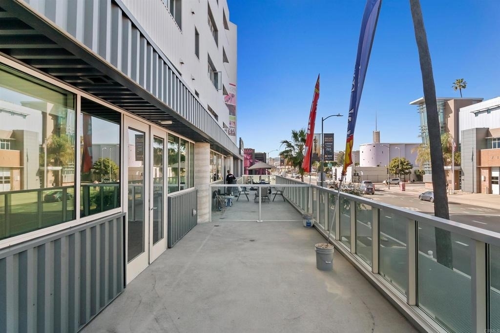 5750 Hollywood Boulevard - Photo 1