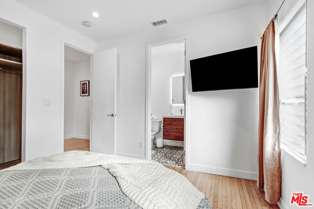 434 N Ogden Drive - Photo 6