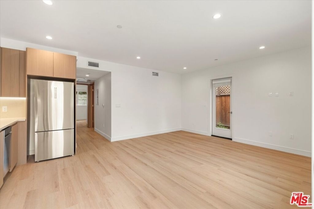 11023 1/2 Blix Street - Photo 8