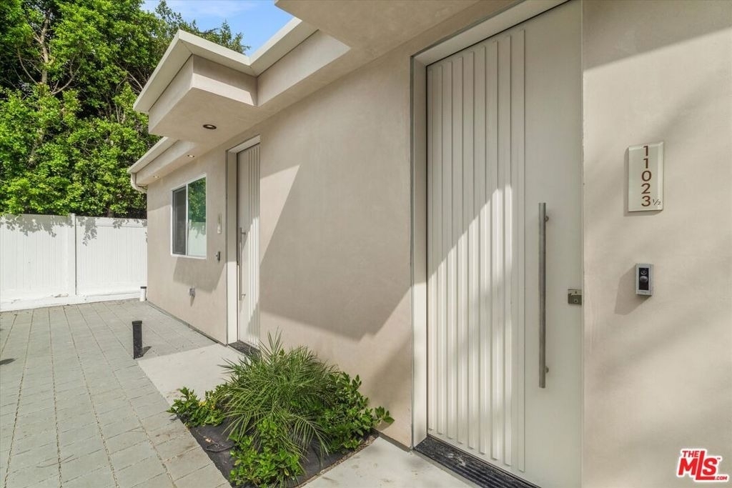 11023 1/2 Blix Street - Photo 2