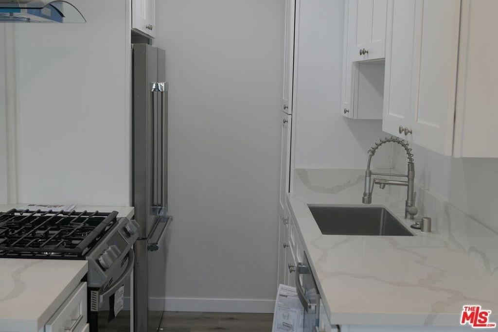 10836 Camarillo Street - Photo 3