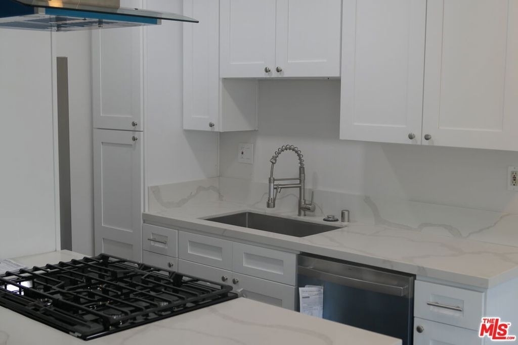 10836 Camarillo Street - Photo 2