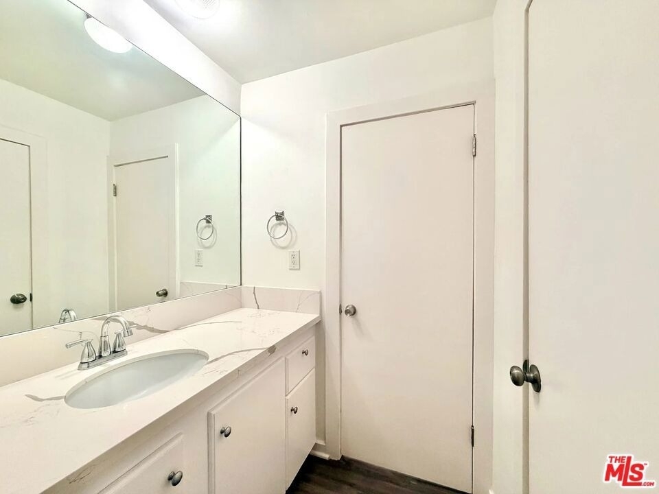 5805 W 8th Street - Photo 16