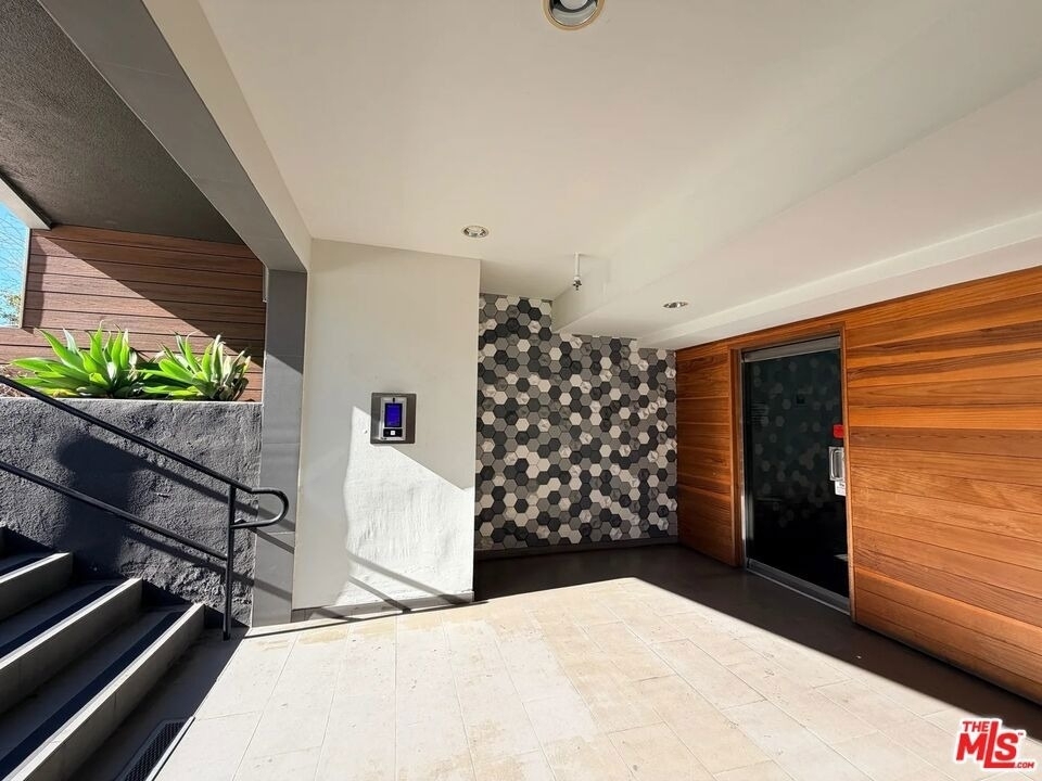 5805 W 8th Street - Photo 7