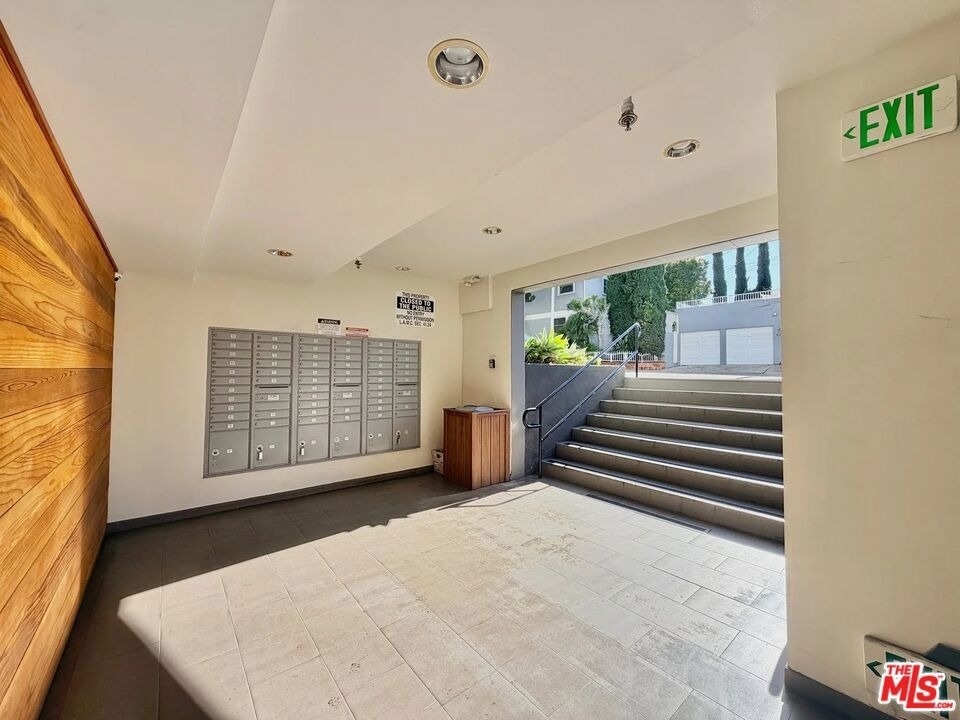 5805 W 8th Street - Photo 6