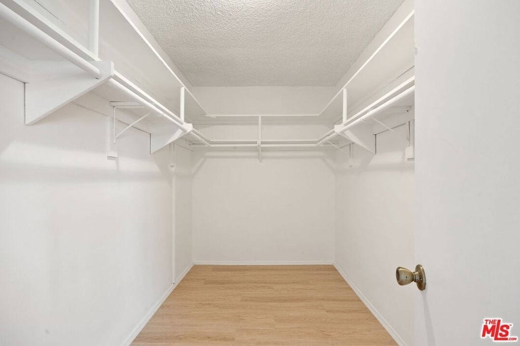 1025 N Kings Road - Photo 15