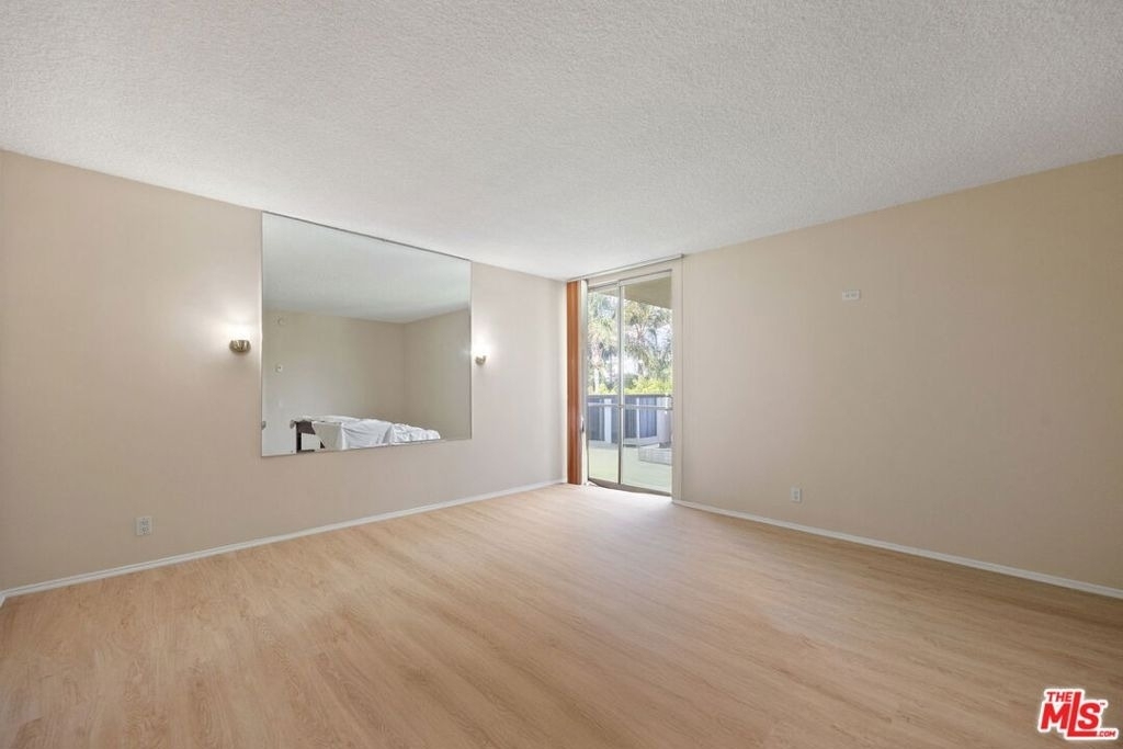 1025 N Kings Road - Photo 13