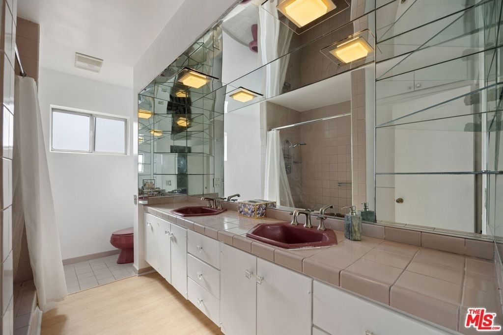 1025 N Kings Road - Photo 14