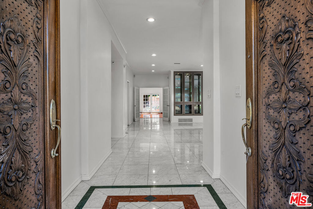10810 Rochester Avenue - Photo 2