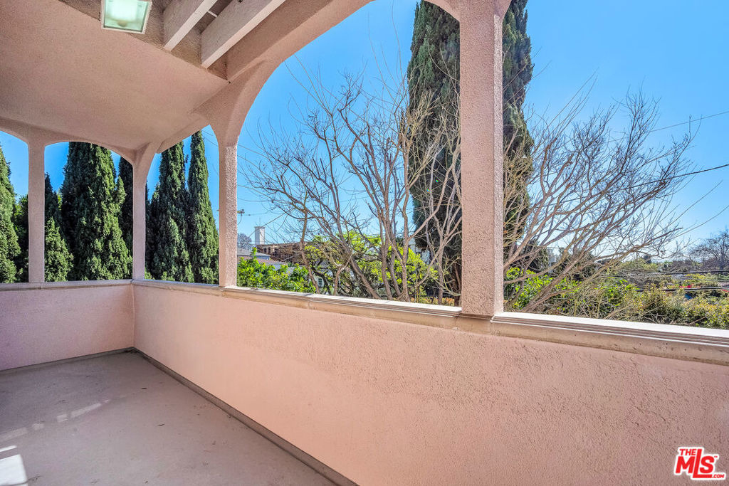 10810 Rochester Avenue - Photo 16