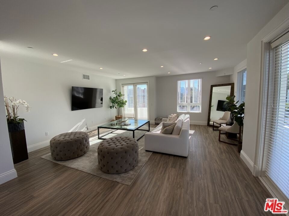 8700 Chalmers Drive - Photo 3
