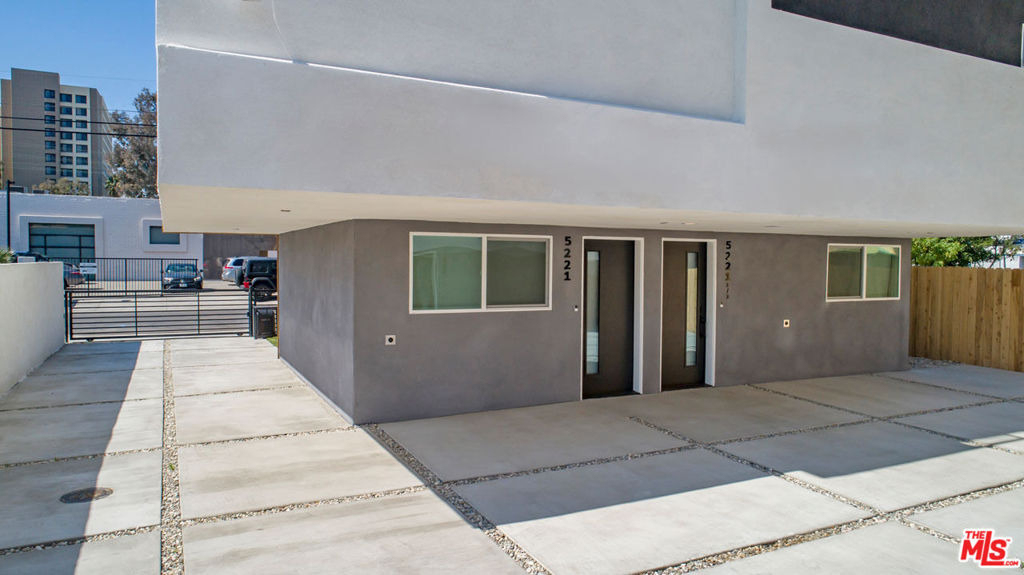 5221 Cleon Avenue - Photo 2