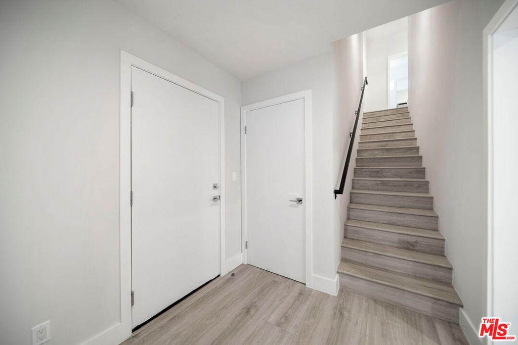 5221 Cleon Avenue - Photo 12