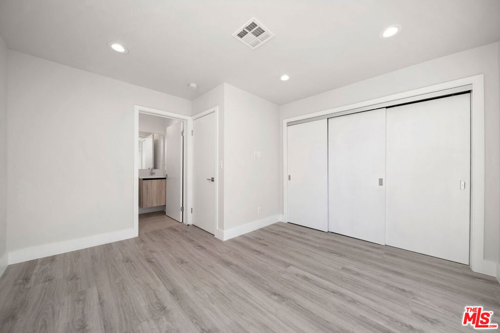 5221 Cleon Avenue - Photo 7