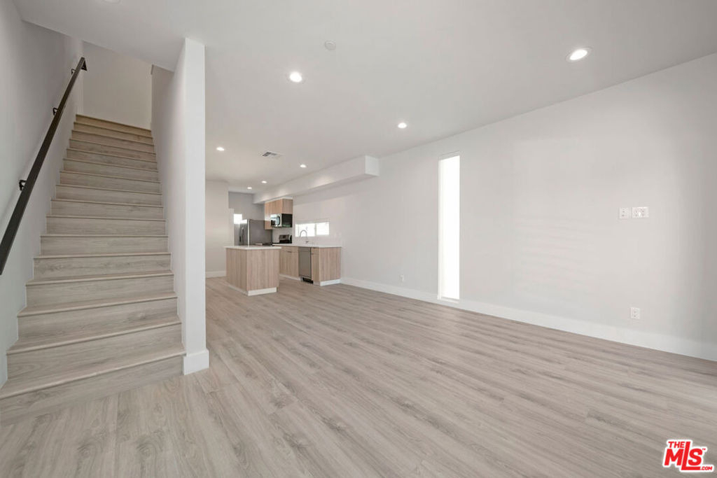 5221 Cleon Avenue - Photo 6