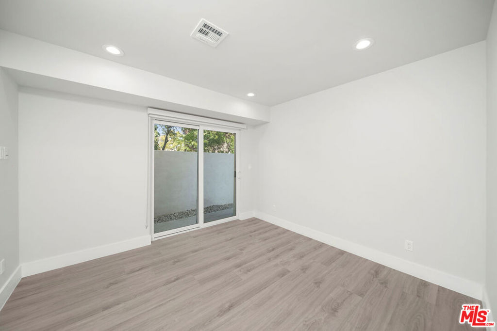 5221 Cleon Avenue - Photo 13