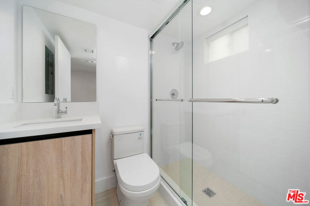 5221 Cleon Avenue - Photo 11