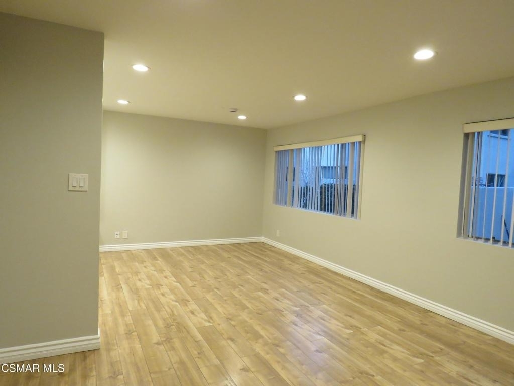 18547 Collins Street - Photo 1