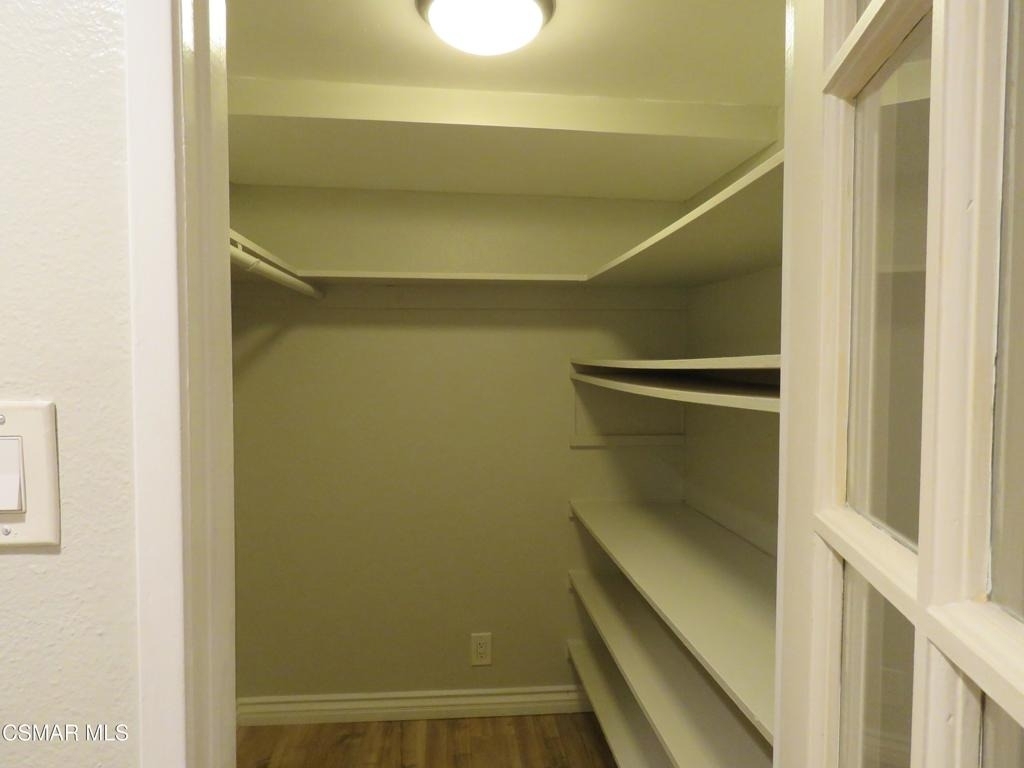 18547 Collins Street - Photo 3