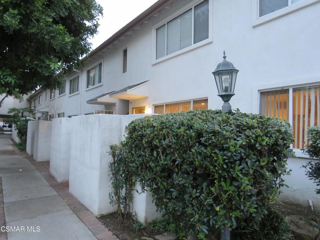 18547 Collins Street - Photo 7