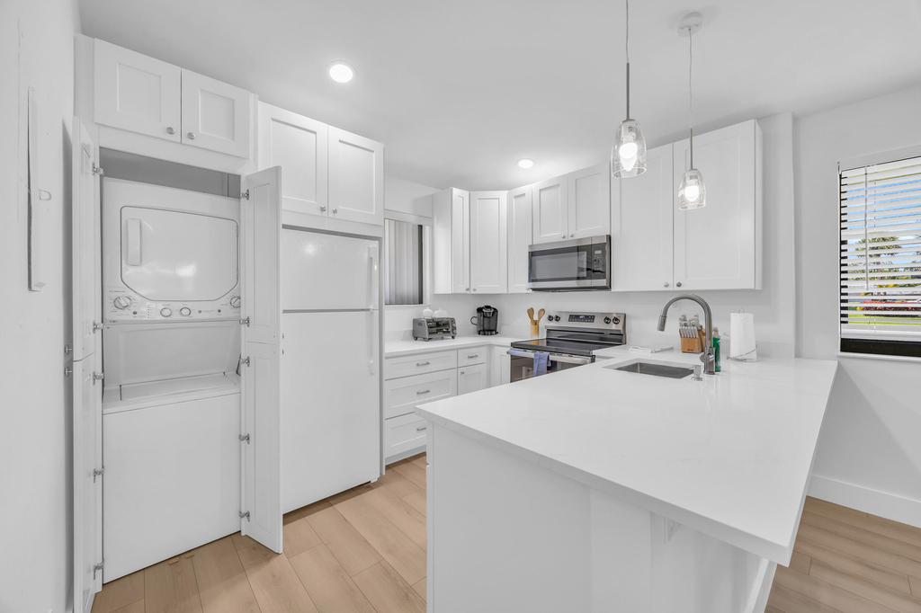 836 Club Drive - Photo 16