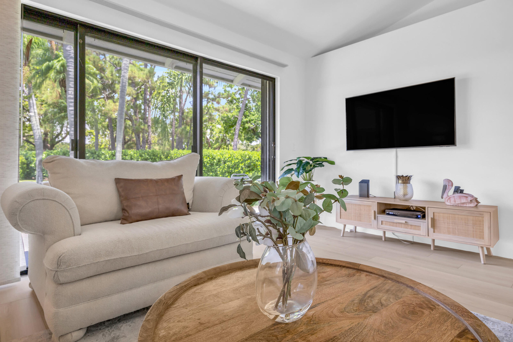 836 Club Drive - Photo 12