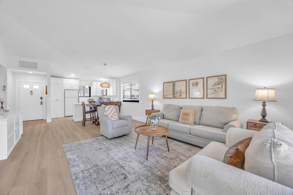 836 Club Drive - Photo 10