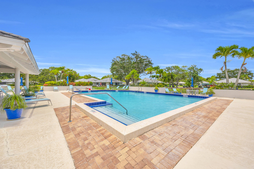 836 Club Drive - Photo 33