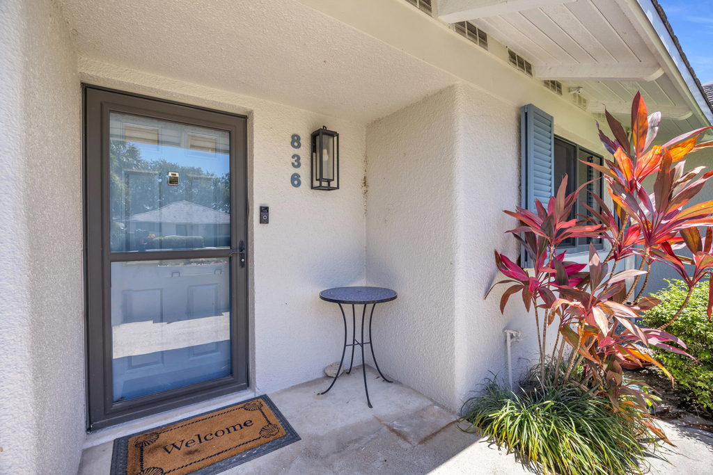 836 Club Drive - Photo 3