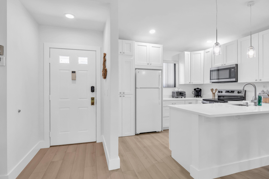 836 Club Drive - Photo 15