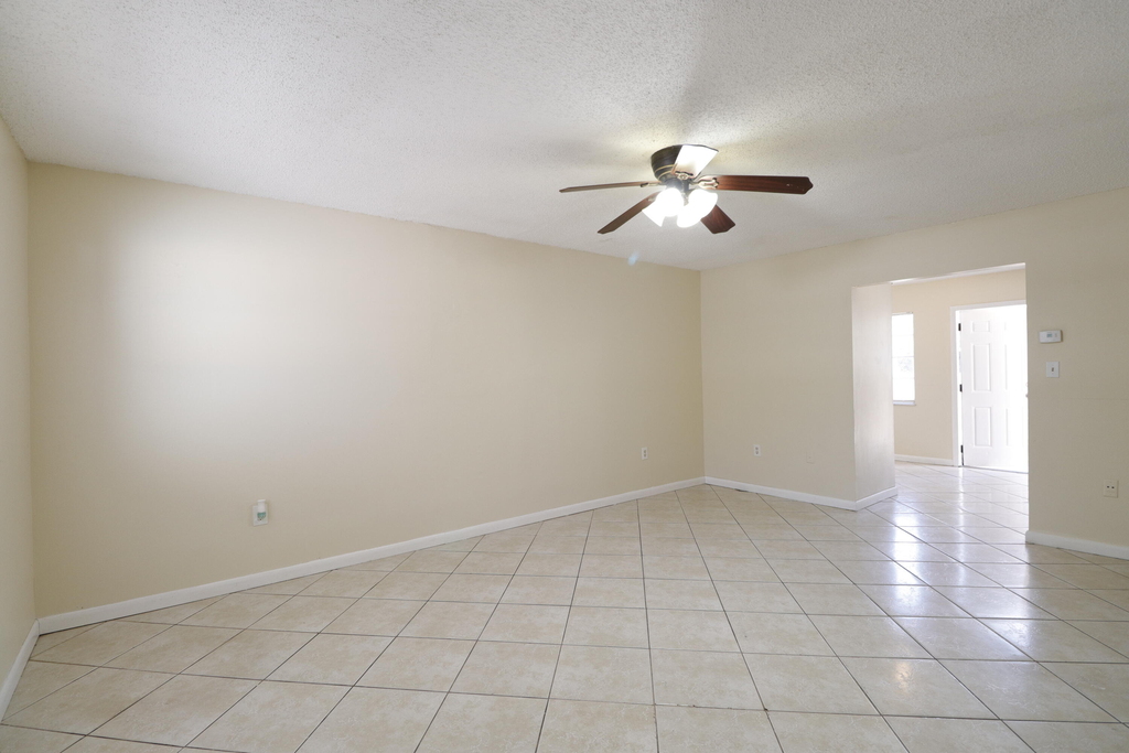 2016 S 10th Street - Photo 2