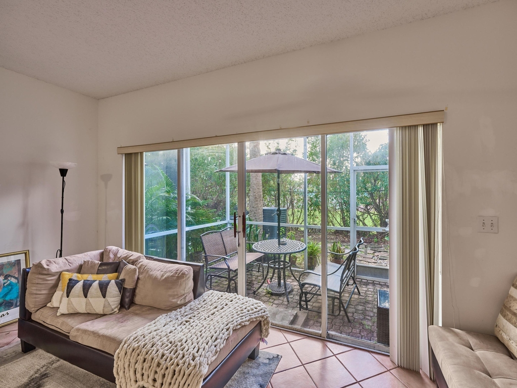 5121 Sabal Gardens Lane - Photo 4