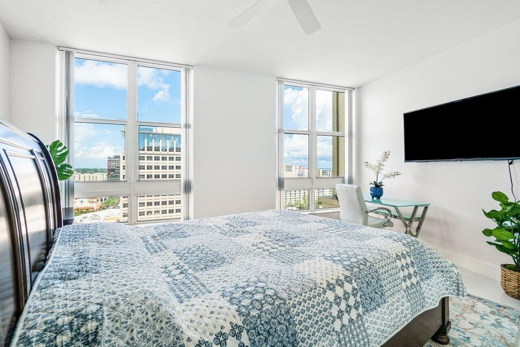 550 Okeechobee Boulevard - Photo 24