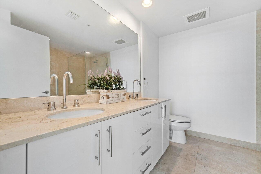 550 Okeechobee Boulevard - Photo 21
