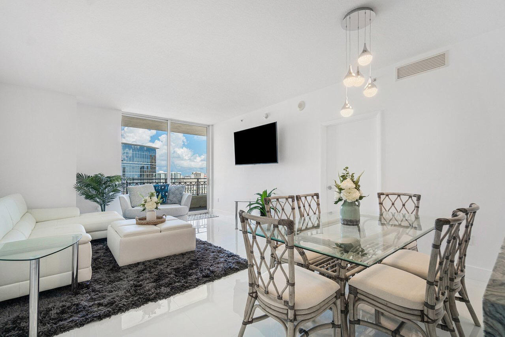 550 Okeechobee Boulevard - Photo 1